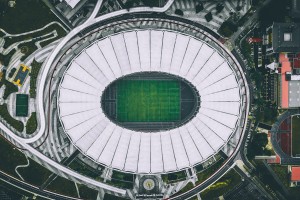 欧博abg登录入口-浓眉哥回归赛场，势不可挡首场状态亮眼，老鹰观众沸腾！